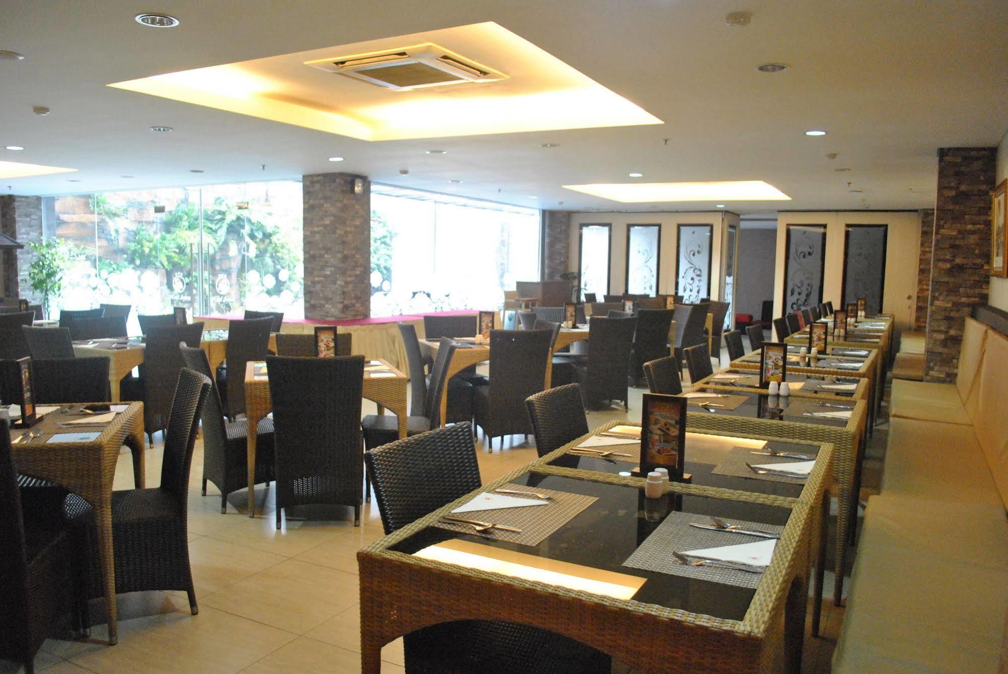 Hotel Arjuna Yogyakarta Esterno foto