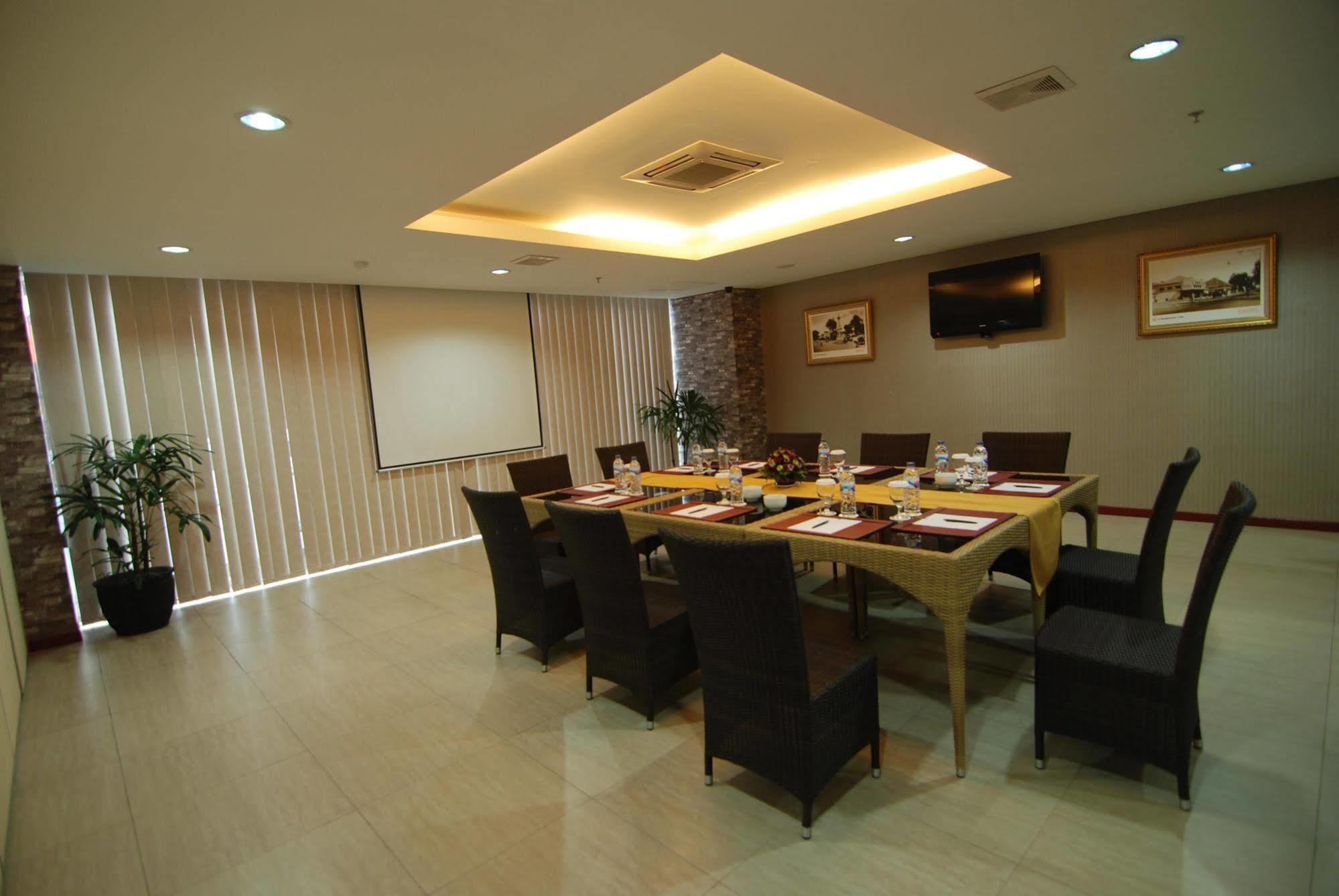 Hotel Arjuna Yogyakarta Esterno foto