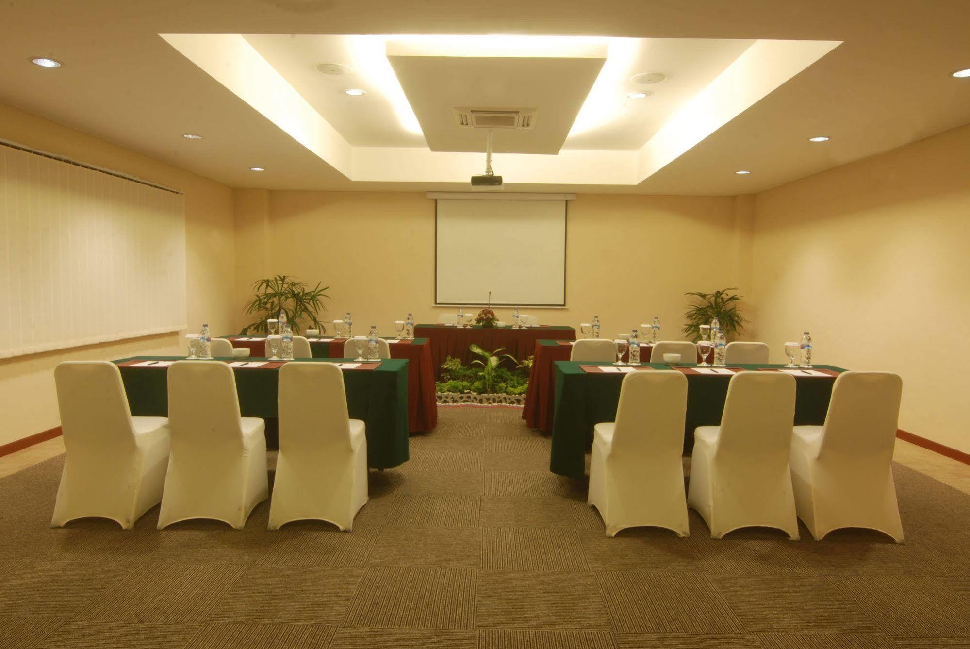 Hotel Arjuna Yogyakarta Esterno foto